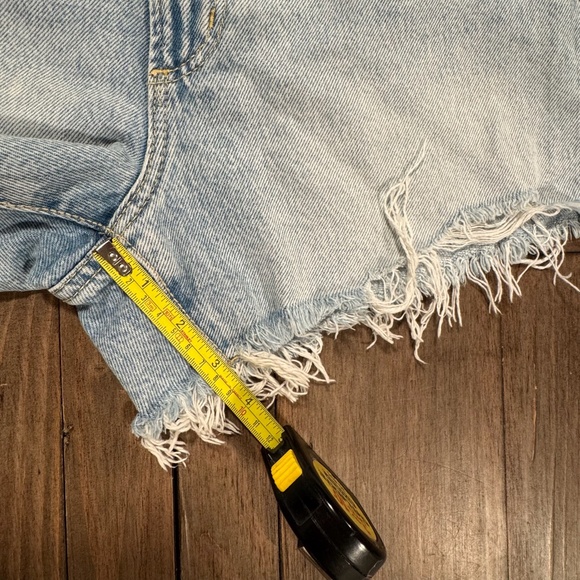 Dynamite Claudia Jean Shorts - Light Wash - High Rise (Size 0 | 25) - Picture 7 of 8